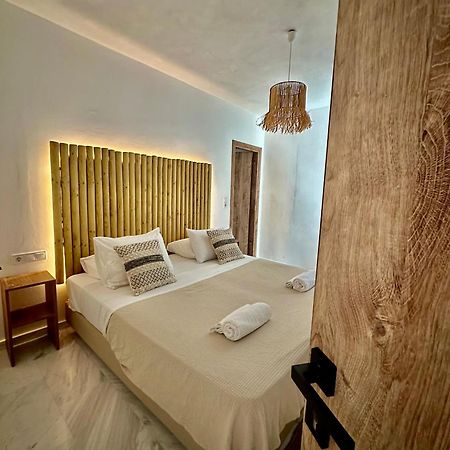 Athina Rooms - Lounge Apartments Páros Extérieur photo