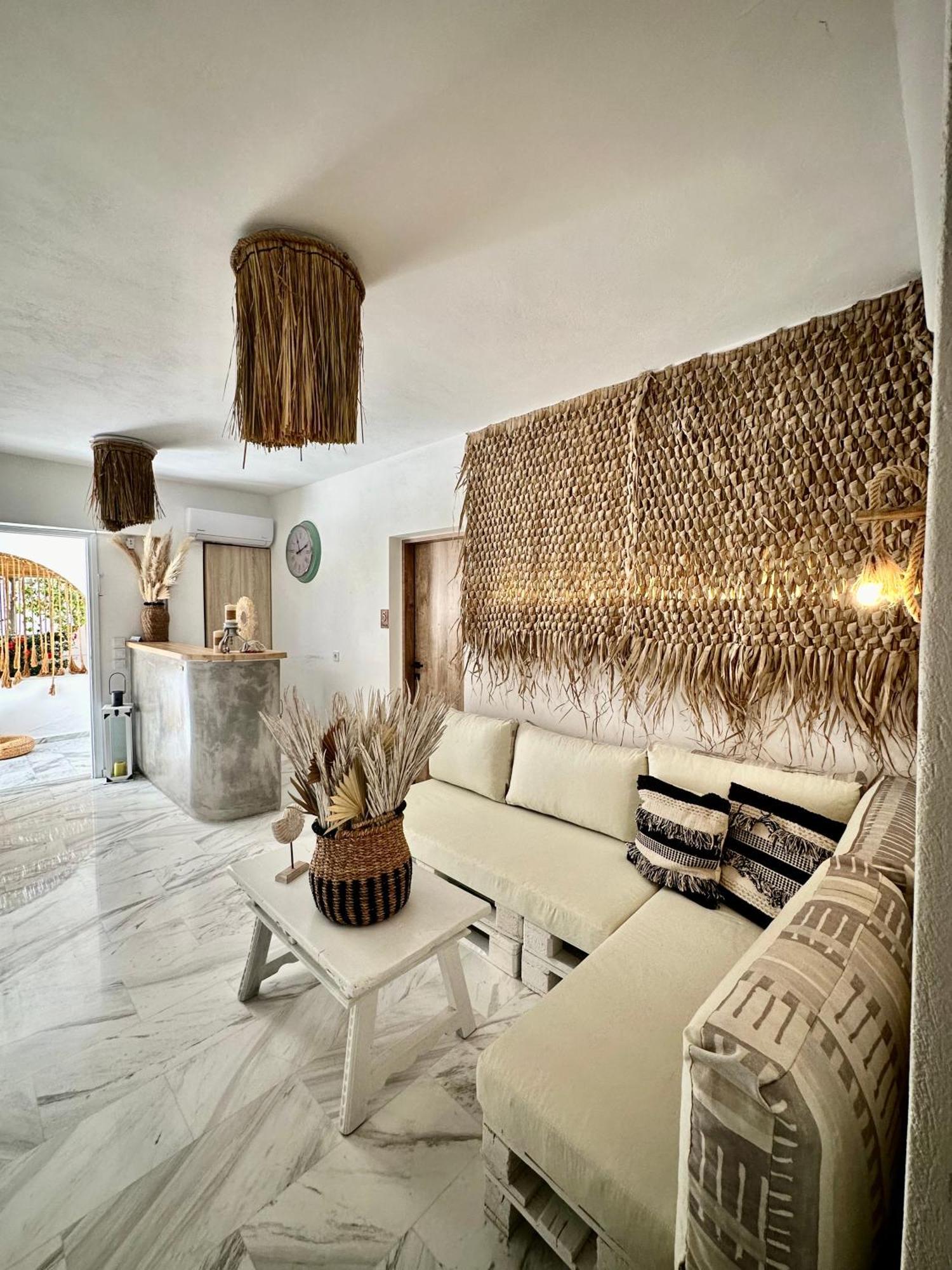 Athina Rooms - Lounge Apartments Páros Extérieur photo